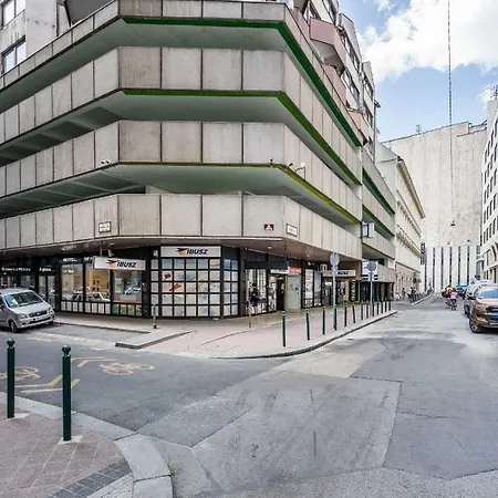 公寓 Bpr Golden Corner With Balcony & A/c *