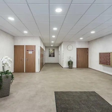 Bpr Golden Corner With Balcony & A/c * بودابست