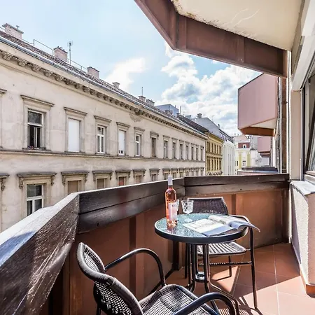 Bpr Golden Corner With Balcony & A/c *