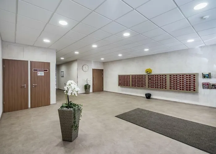 Bpr Golden Corner With Balcony & A/c Appartement *