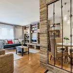 Bpr Golden Corner With Balcony & A/c Apartment *