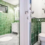Bpr Golden Corner With Balcony & A/c Apartment *