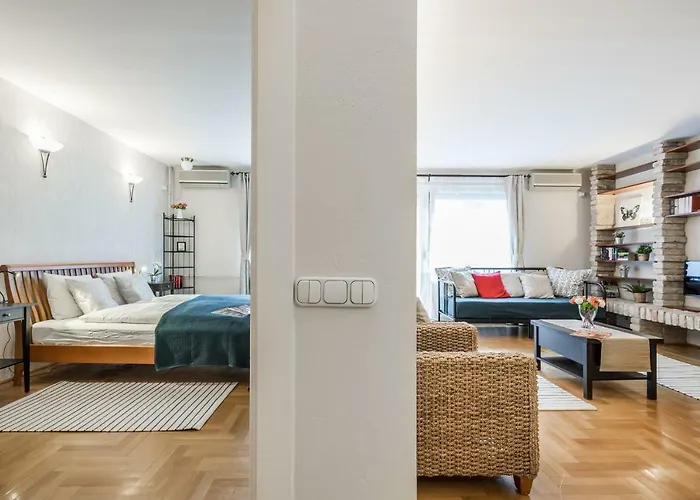 דירה Bpr Golden Corner With Balcony & A/c