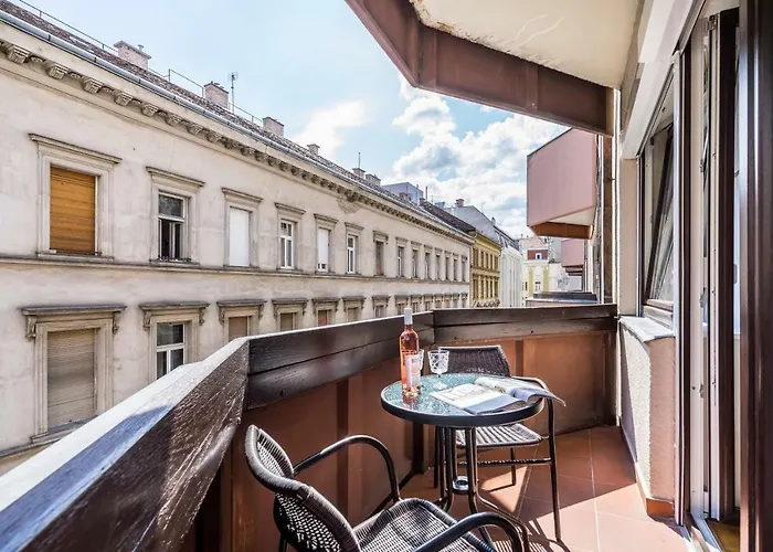 Bpr Golden Corner With Balcony & A/c *