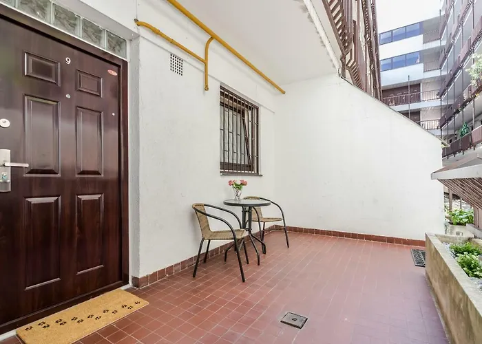 Bpr Golden Corner With Balcony & A/c *