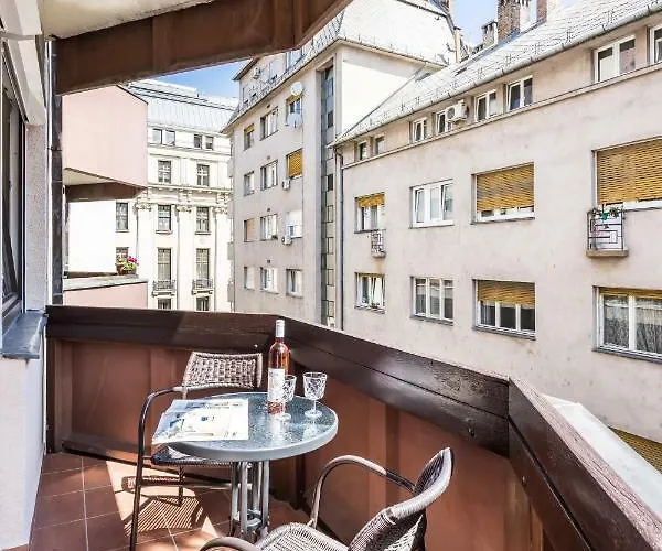 Bpr Golden Corner With Balcony & A/c דירה בודפשט